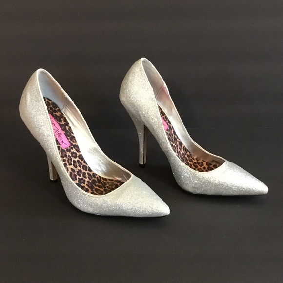 Betsey Johnson Shoes - Betsey Johnson Silver Glitter Pumps